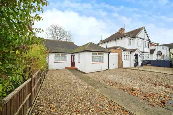 3 bedrooms house for sale in Sunbury-On-Thames, United Kingdom