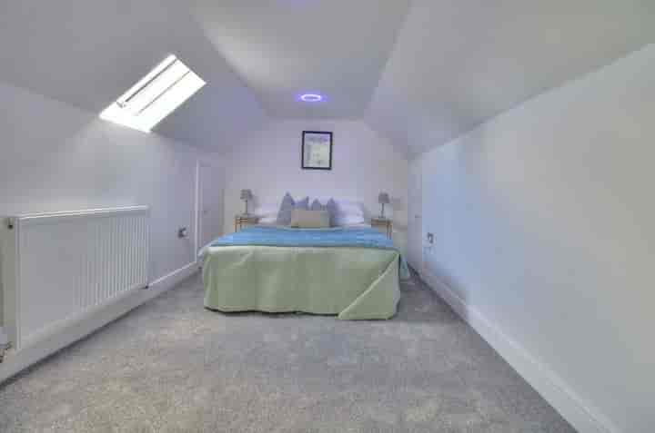 4 bedrooms house for sale in Woking, United Kingdom