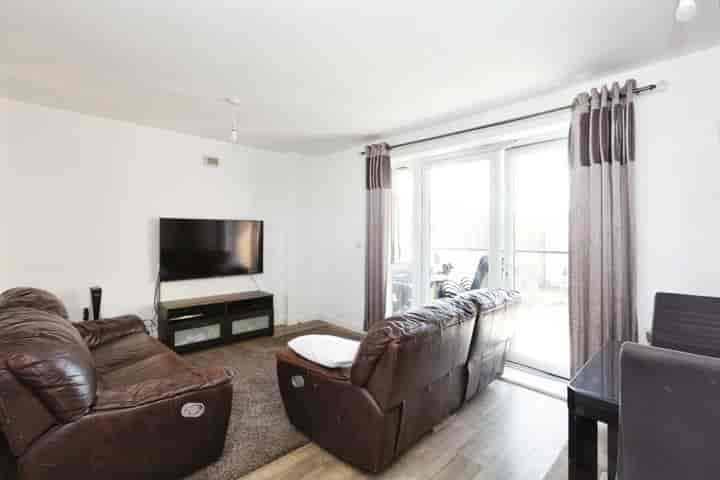 3 bedrooms apartment for sale in Barking, United Kingdom