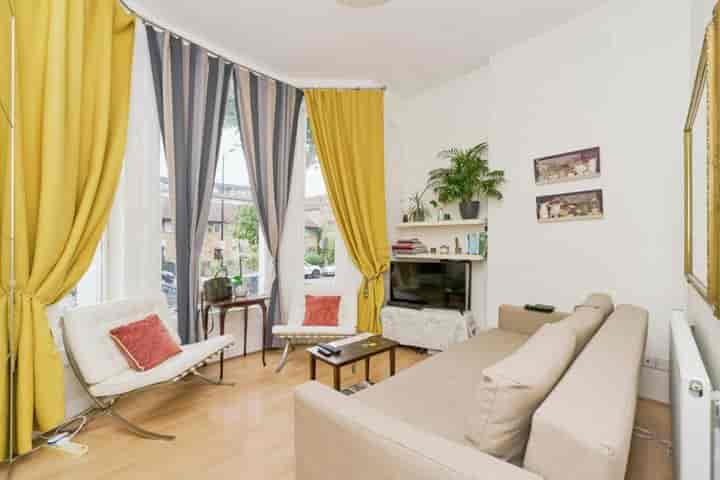 1 bedroom apartment for sale in London, United Kingdom