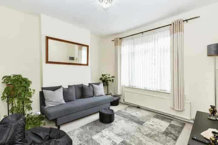 2 bedrooms house for sale in London, United Kingdom