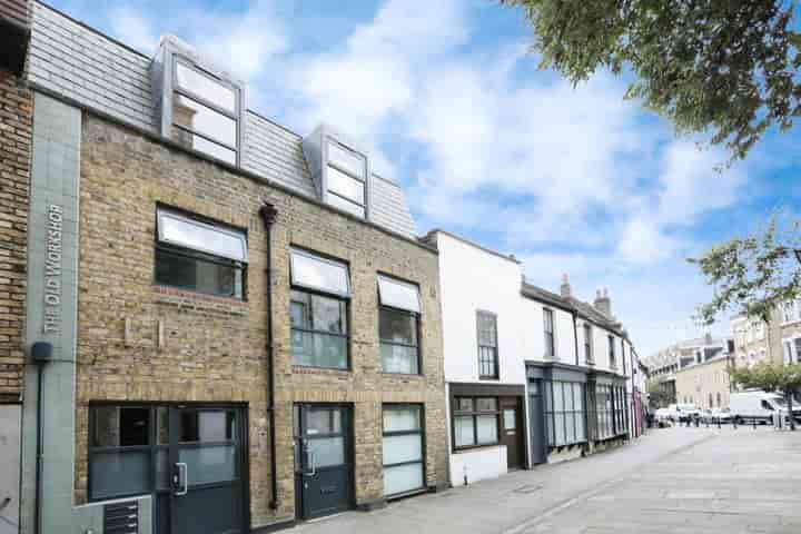 2 bedrooms house for sale in London, United Kingdom