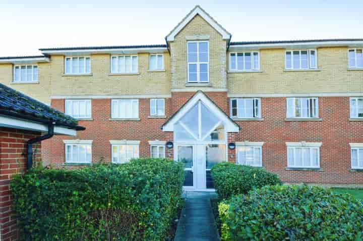 1 bedroom apartment for sale in Borehamwood, United Kingdom