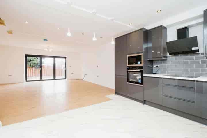 3 bedrooms house for sale in Rainham, United Kingdom