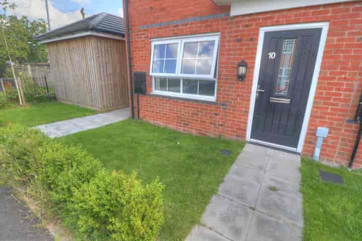 2 bedrooms house for sale in Hyde, United Kingdom