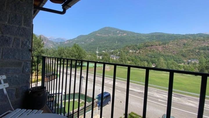 2 bedrooms apartment for rent in Huesca, Spain