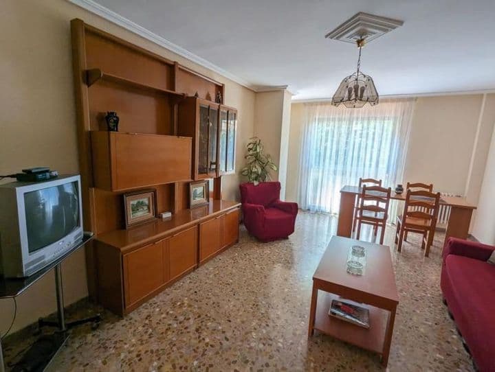 4 bedrooms apartment for rent in Zaragoza, Spain