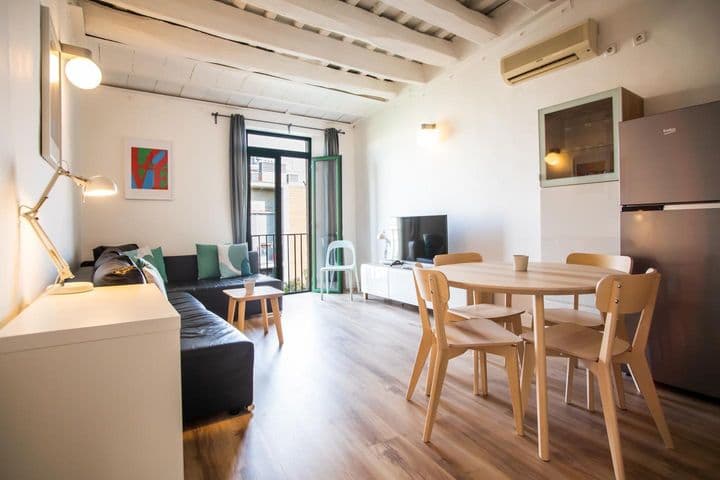 2 bedrooms apartment for rent in Ciutat Vella, Spain