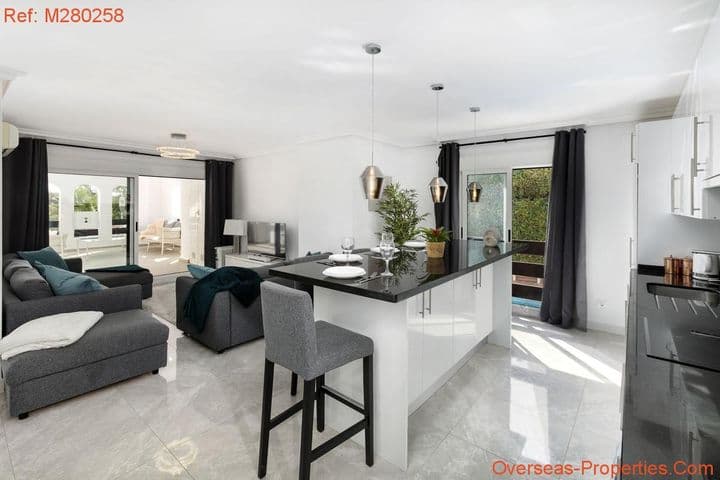 3 bedrooms apartment for sale in Nueva Andalucia, Spain