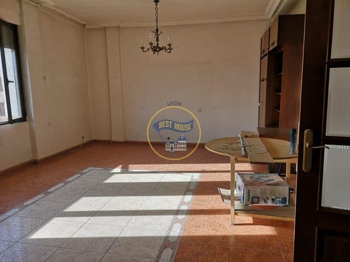 6 bedrooms apartment for sale in Leon, Spain