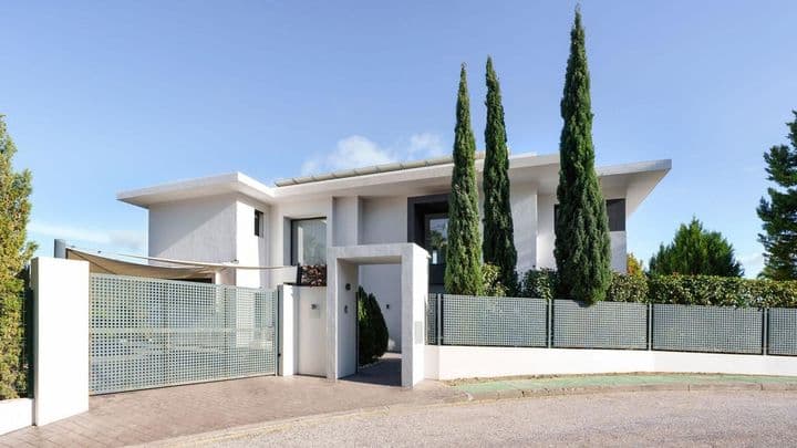 4 bedrooms house for sale in Benahavis, Spain