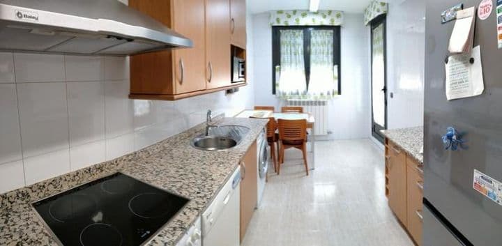 4 bedrooms apartment for rent in Zaragoza, Spain