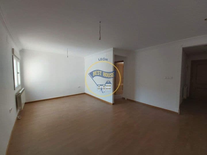 2 bedrooms apartment for sale in Leon, Spain