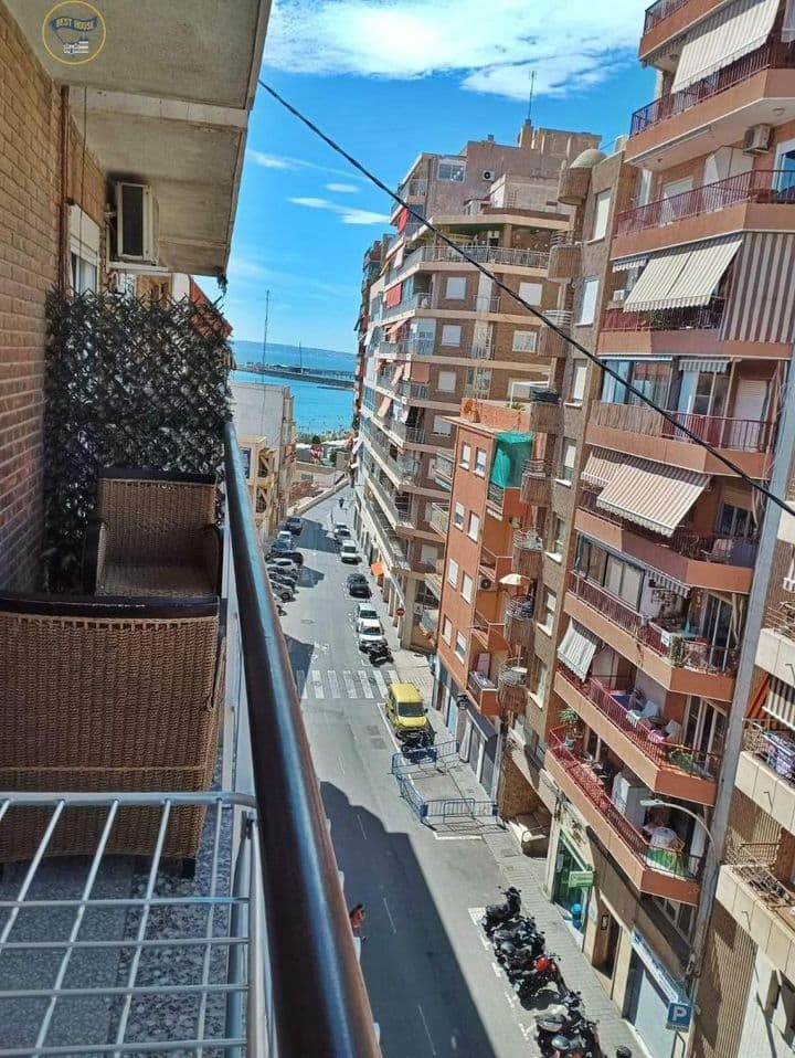 2 bedrooms apartment for rent in Alicante, Spain