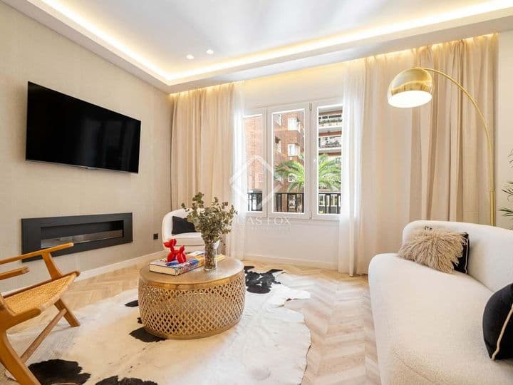 2 bedrooms apartment for sale in Madrid, Spain