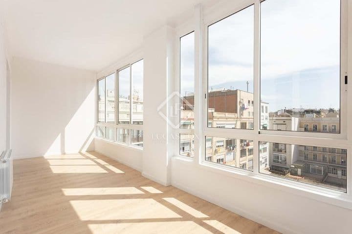 3 bedrooms apartment for rent in Barcelona, Spain