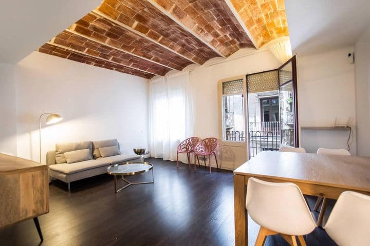 2 bedrooms apartment for rent in Ciutat Vella, Spain