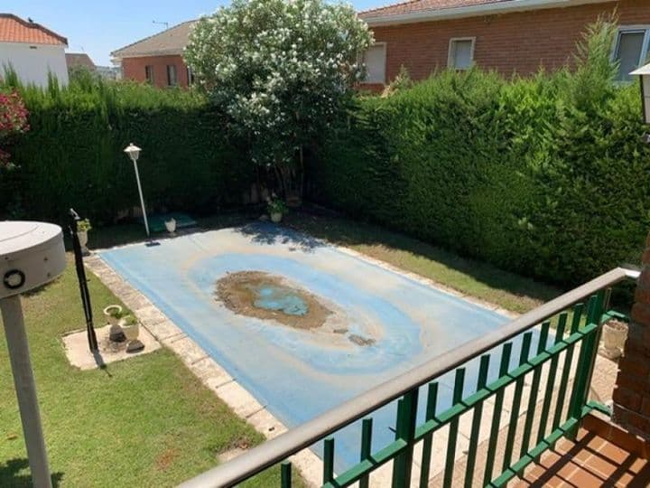 5 bedrooms house for sale in Navas del Rey, Spain