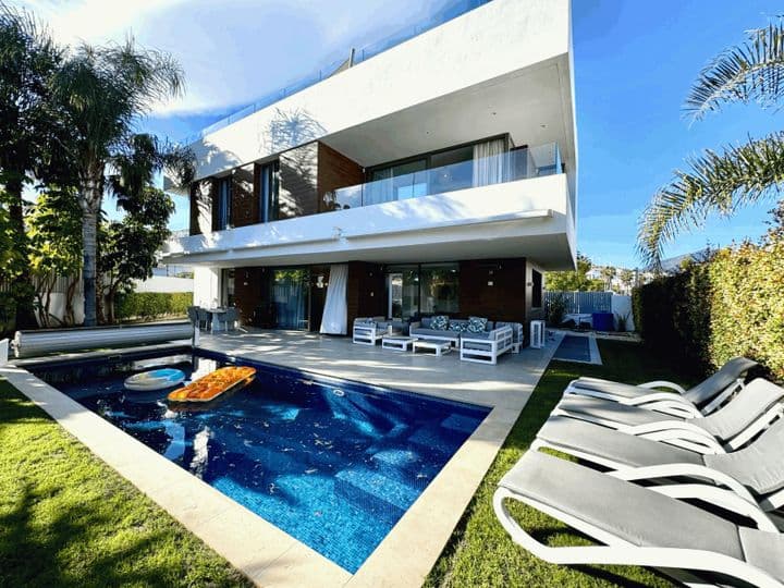 6 bedrooms house for rent in Estepona, Spain