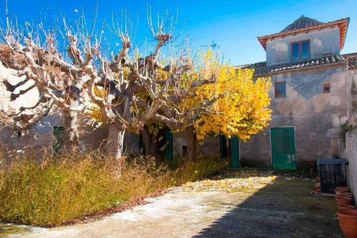 10 bedrooms house for sale in Valles Occidental, Spain