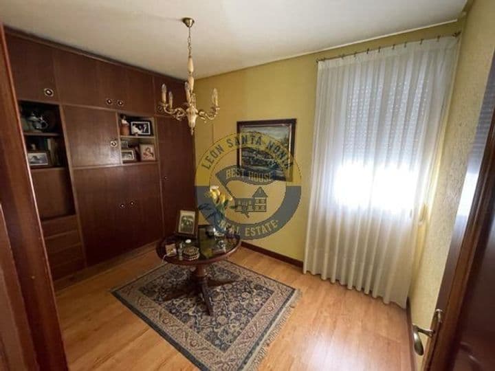 4 bedrooms apartment for sale in Leon, Spain