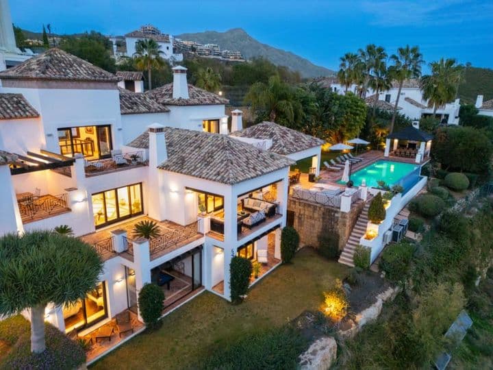 7 bedrooms house for sale in Benahavis, Spain