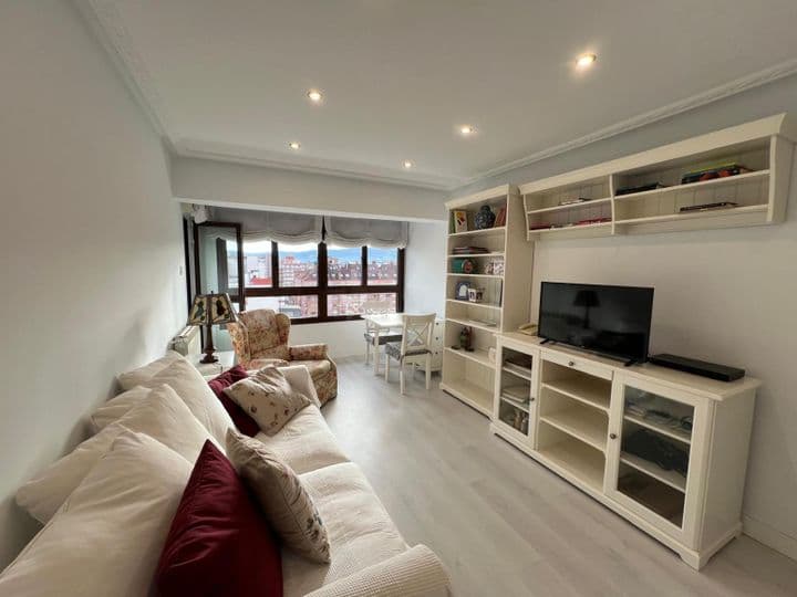 2 bedrooms apartment for rent in Gijon, Spain