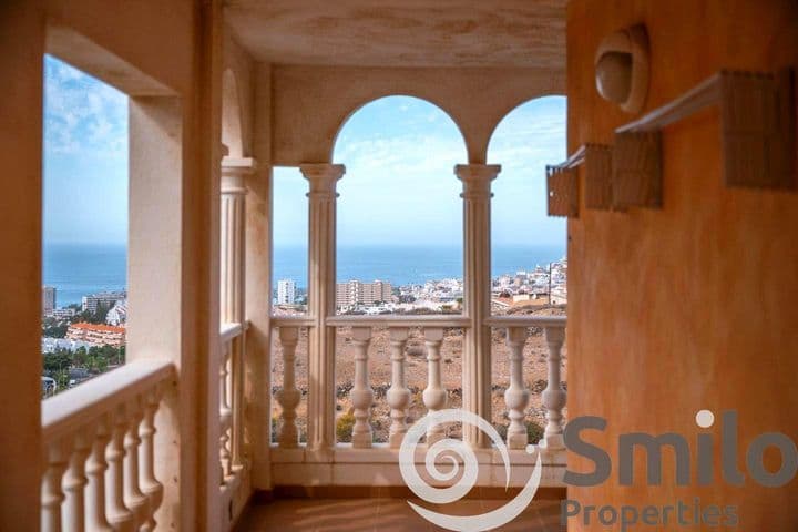 2 bedrooms apartment for rent in Los Cristianos, Spain