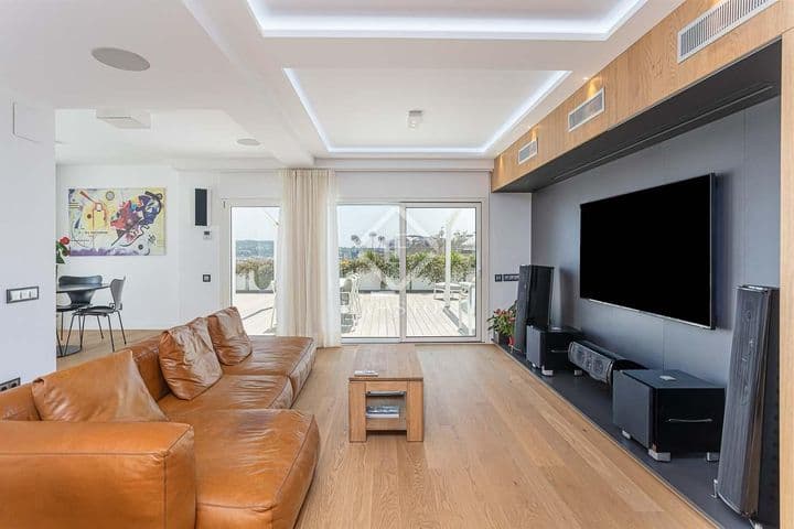 4 bedrooms apartment for sale in Barcelona, Spain