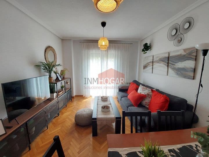 3 bedrooms apartment for rent in Avila, Spain