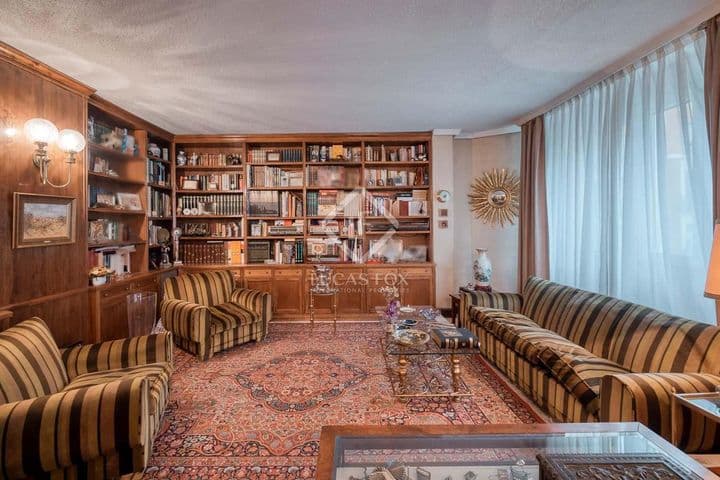 5 bedrooms apartment for sale in Madrid, Spain