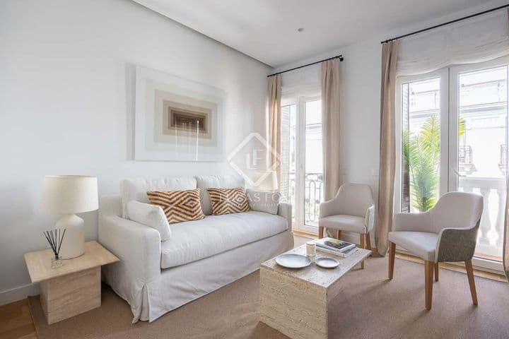 2 bedrooms apartment for sale in Madrid, Spain