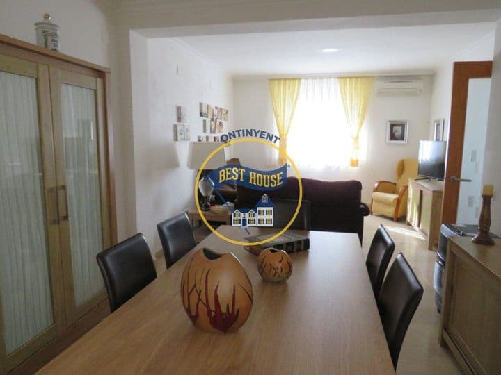 2 bedrooms apartment for rent in Albaida, Spain