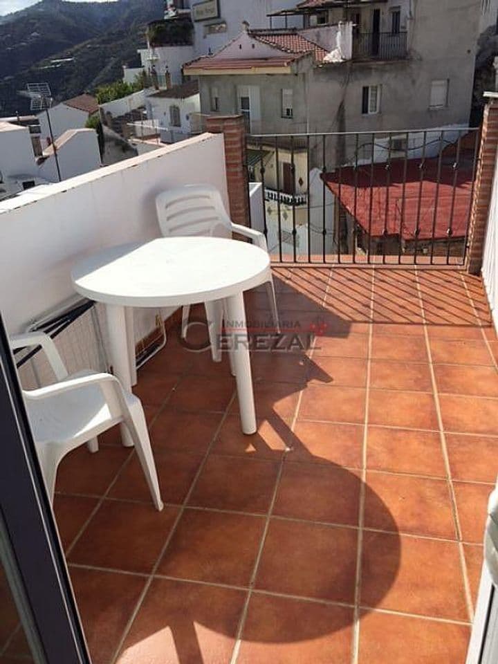 2 bedrooms apartment for rent in Sayalonga, Spain