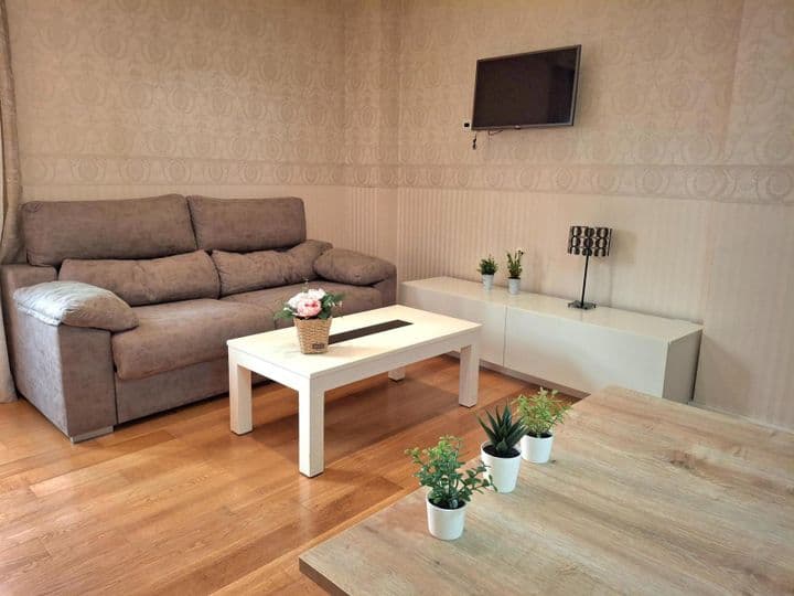 2 bedrooms apartment for rent in Centro, Spain