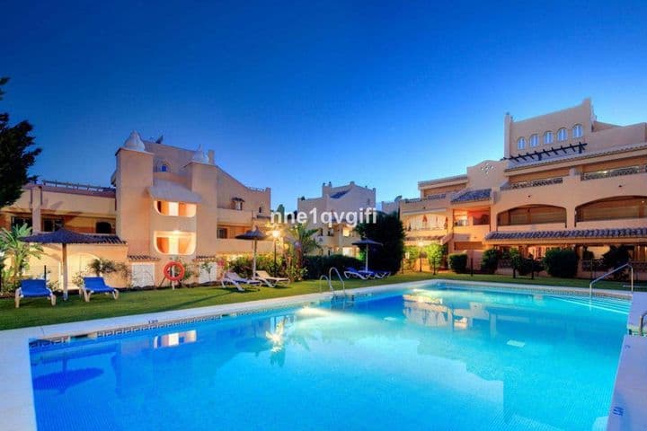 2 bedrooms apartment for rent in Elviria, Spain