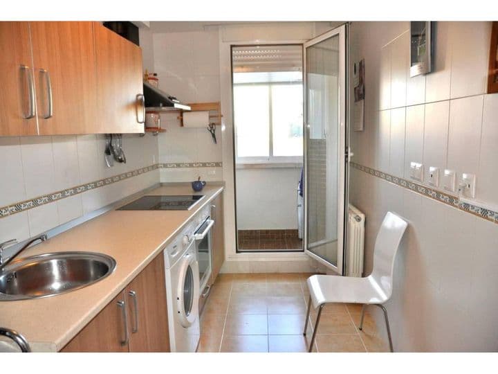 2 bedrooms apartment for rent in Venta de Banos, Spain