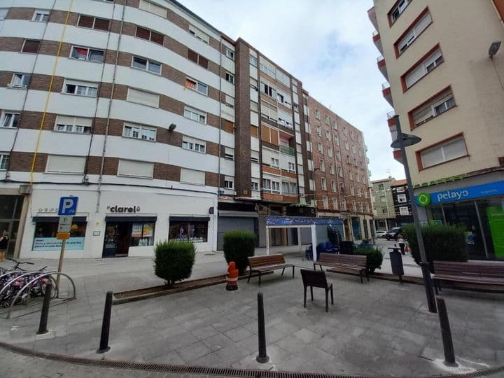 3 bedrooms apartment for rent in Torrelavega, Spain