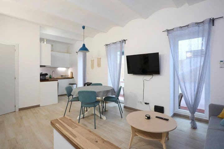 2 bedrooms apartment for rent in Horta-Guinardo, Spain