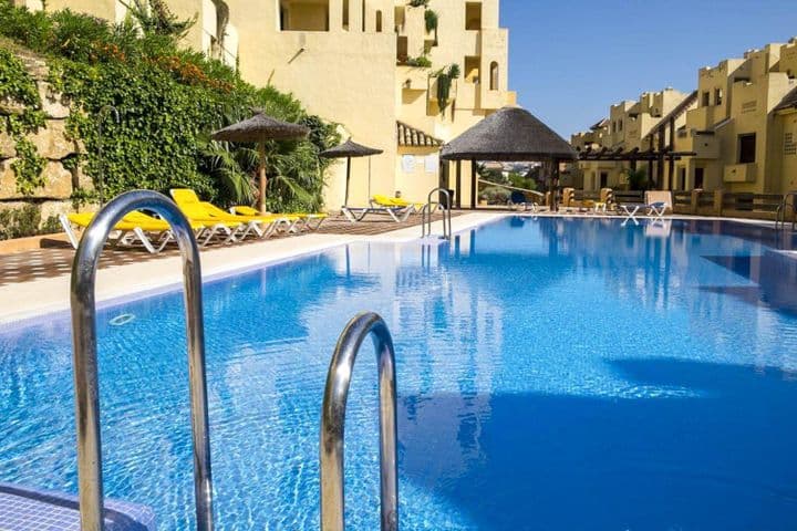 2 bedrooms apartment for sale in Puerto de la Duquesa, Spain