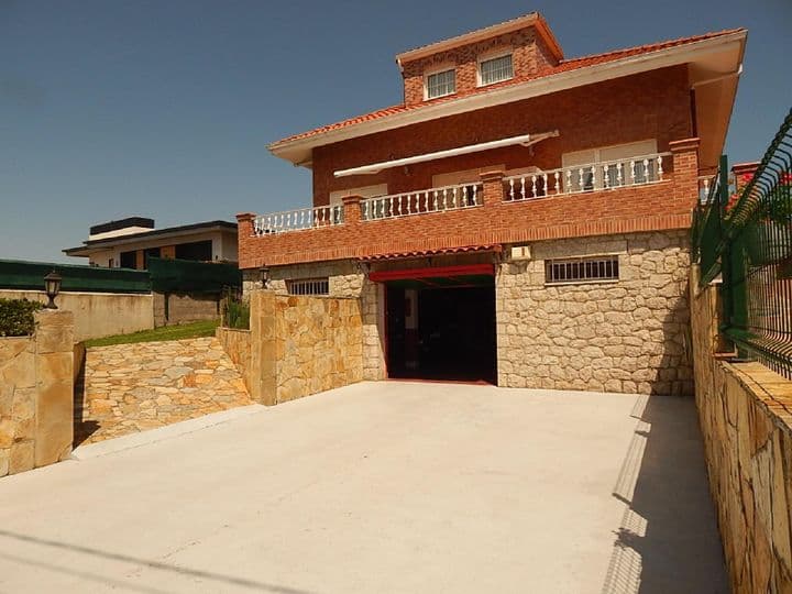 9 bedrooms house for sale in Santander, Spain