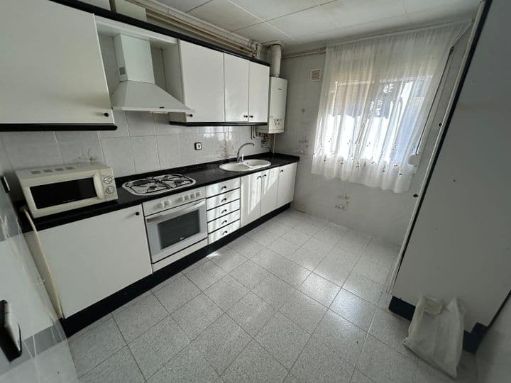 2 bedrooms apartment for rent in Sabadell, Spain