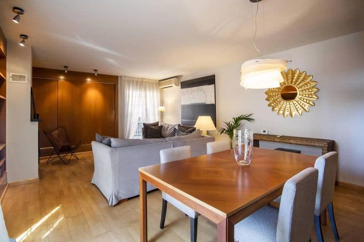 3 bedrooms apartment for rent in Sarria, Spain