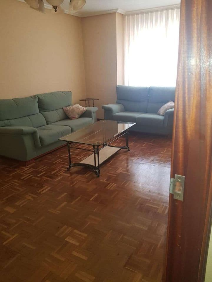 3 bedrooms apartment for rent in Salamanca, Spain