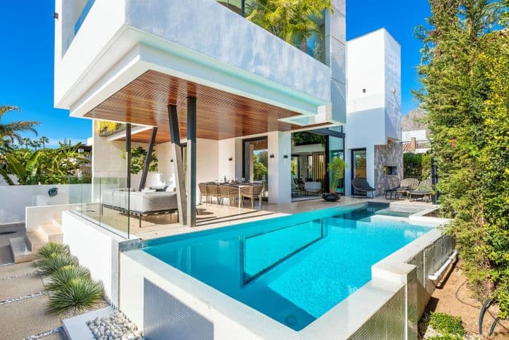 4 bedrooms house for rent in Marbella, Spain