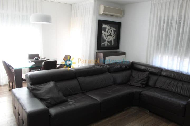 2 bedrooms apartment for rent in Oliva, Spain