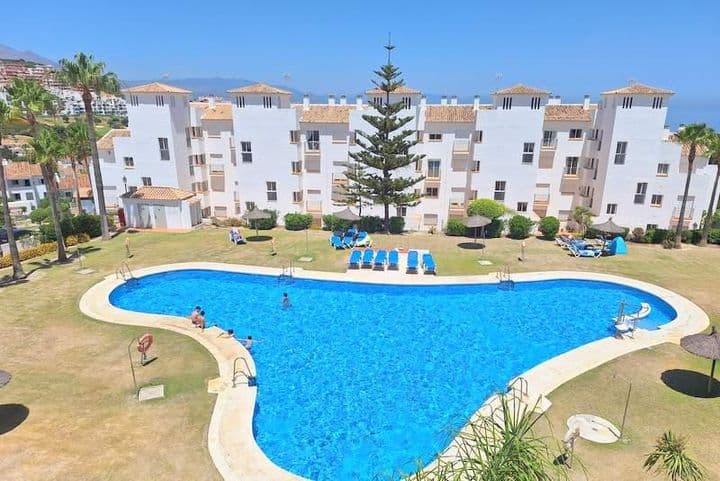 2 bedrooms apartment for sale in La Duquesa, Spain