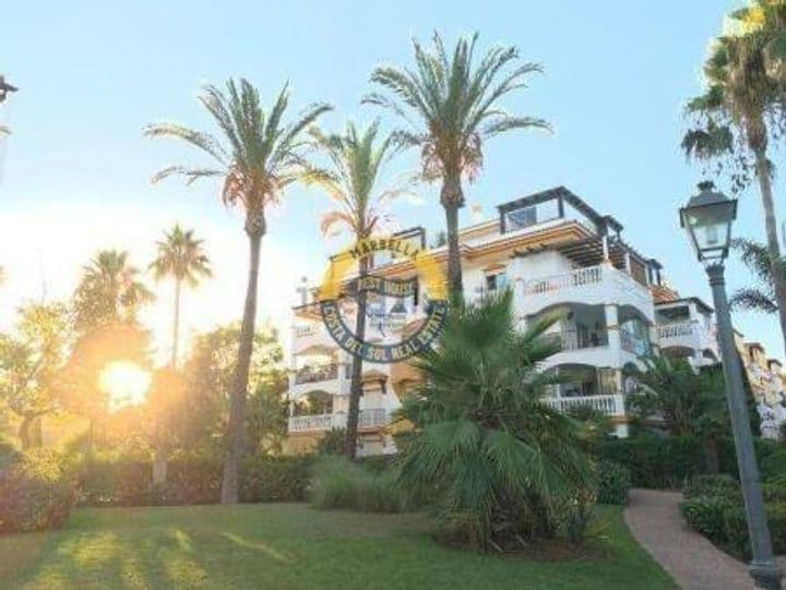 2 bedrooms apartment for rent in Nueva Andalucia, Spain