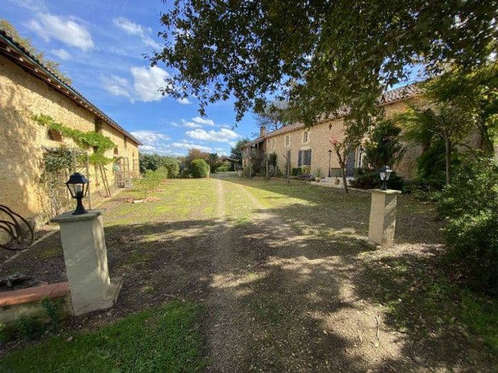 4 bedrooms house for sale in  France