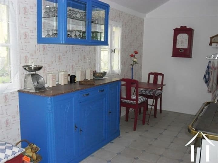 8 bedrooms house for sale in Vezelay, France